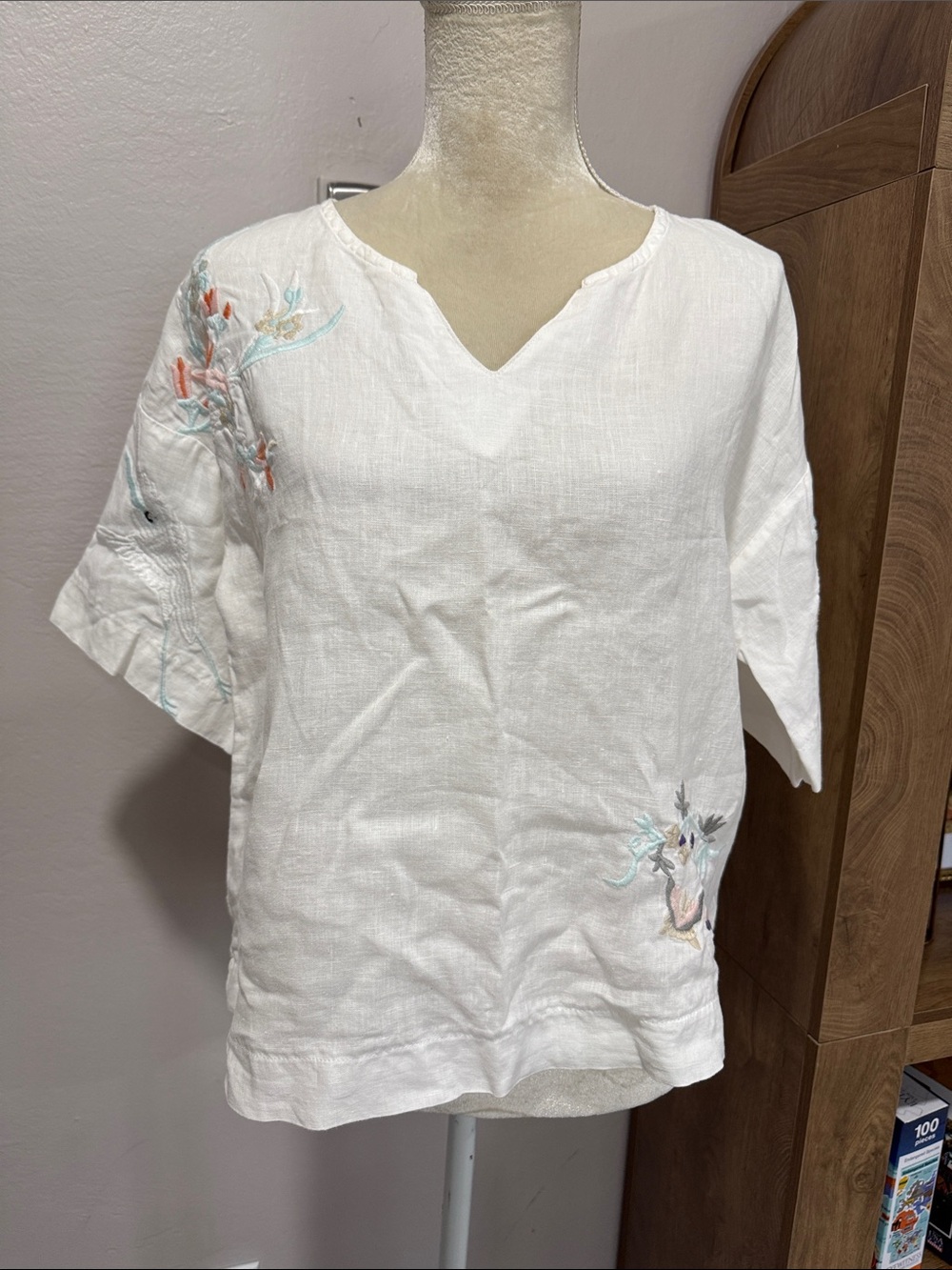 Solitaire 100% Linen embroidered top